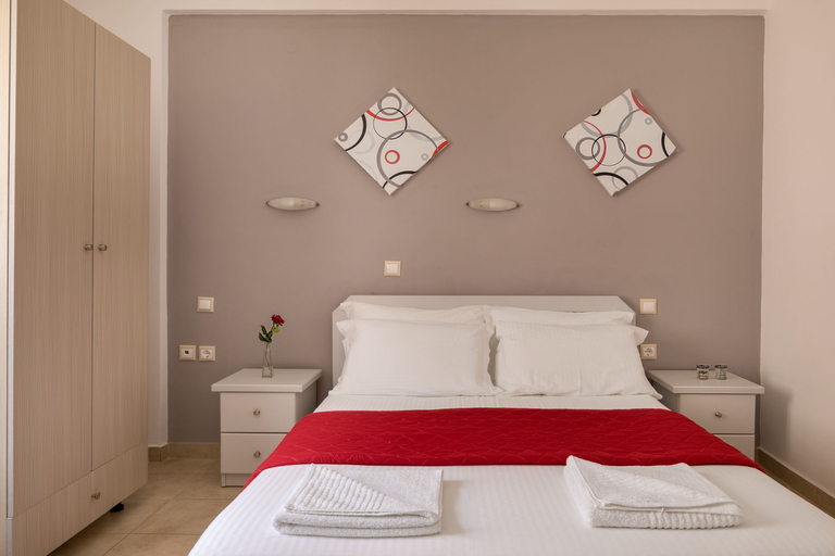 Bedroom 4, John Akroyiali rooms, Crete