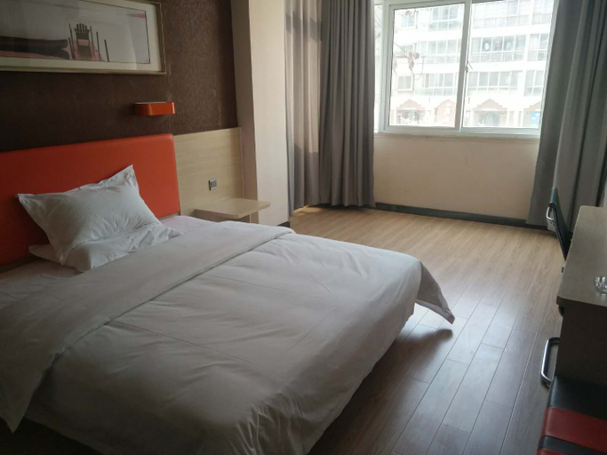 Bedroom 2, 7 Days Premium·Dingxi Railway Station, Dingxi