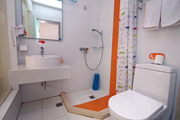 Bathroom, Pod Inn Shanghai Anting Subway Station, Shanghai