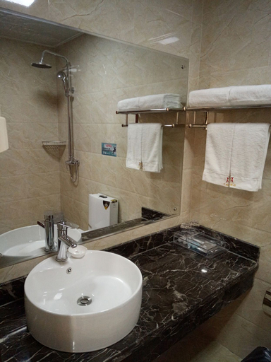 Bathroom 3, Bole Huarong Hotel (Bole Station), Börtala Mongol