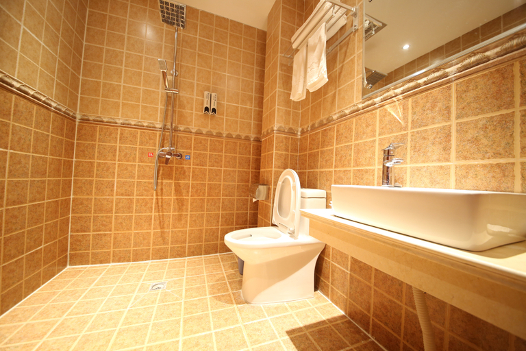 Bathroom 4, Waltz Hotel, Huaibei
