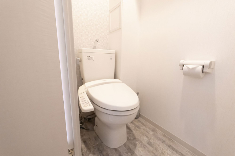 Bathroom 3, Kuromon Royal, Osaka