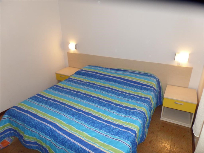 Room 4, Cozy Stay for Groups of Friends in Bibione, Venezia