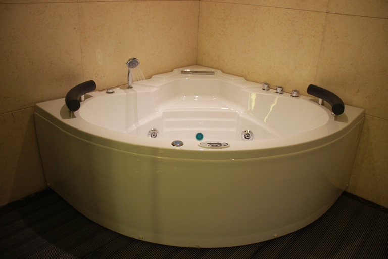 Bathroom 4, You Shui Pearl Hotel, Enshi Tujia and Miao