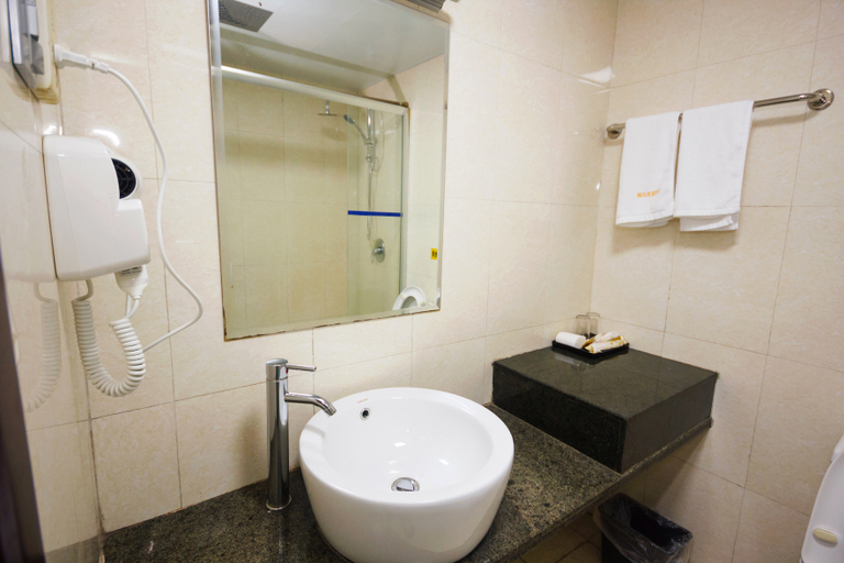 Bathroom 2, Limin grand hotel, qiandao lake, Hangzhou