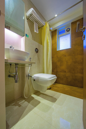 Bathroom 3, Hotel Laxvas- The Business Hotel, Thane