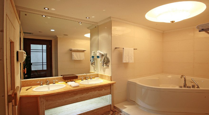 Bathroom 2, Yuquan Island Hotel, Nanchang