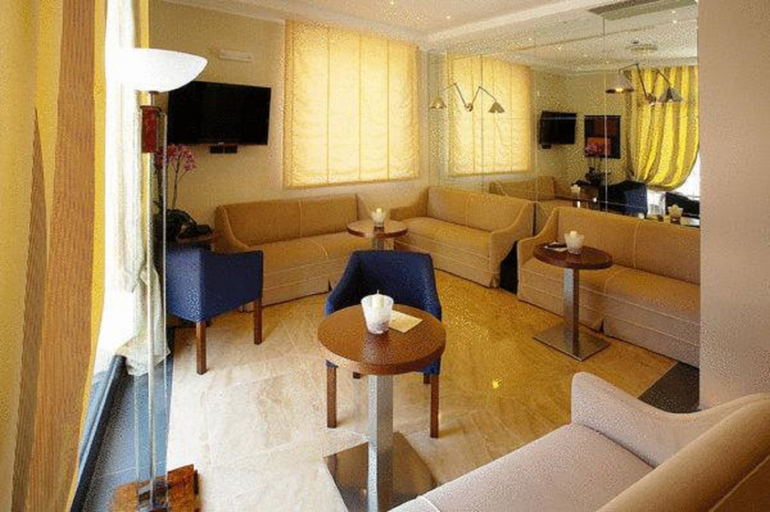 Others 5, Hotel Messenion, Messina
