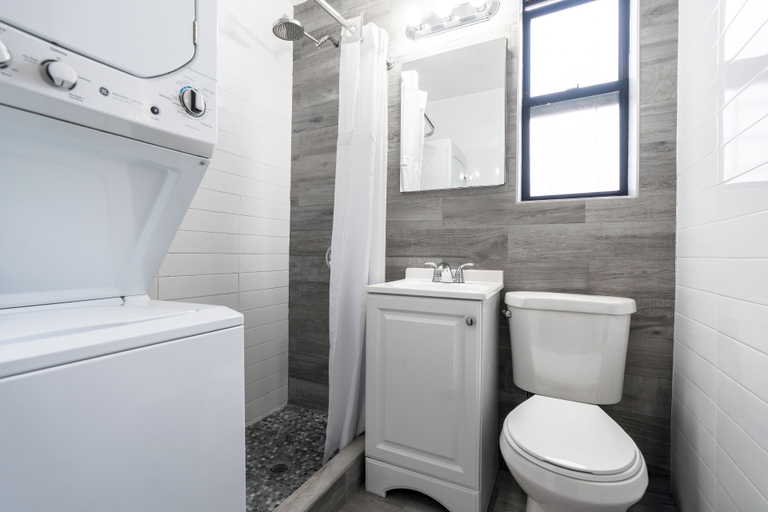 Bathroom 4, Elegant Harlem Suites, New York