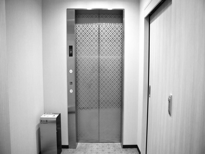 Others 2, Toho Hotel, Osaka