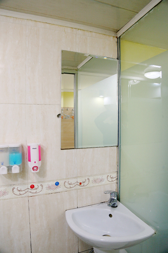 Bathroom 5, Hi Inn Beijing Chaoyangmen, Beijing