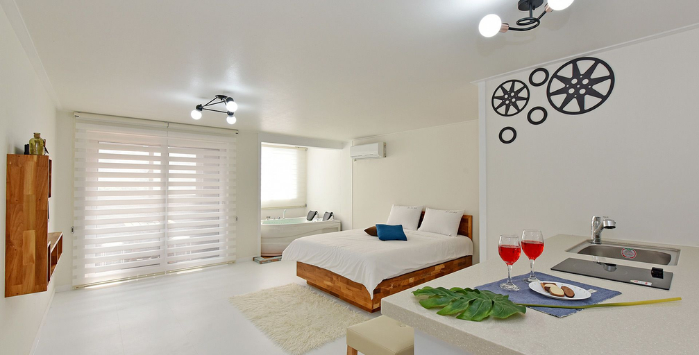 Bedroom 2, Gyeongju Blue 365 Pension, Gyeongju