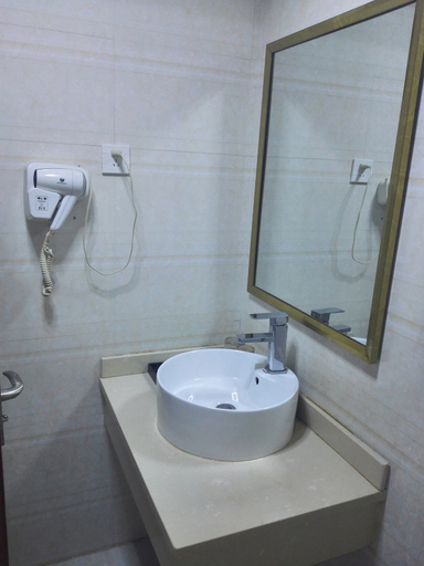 Bathroom, Qicheng Hotel (Shenzhen Guanlan Dahe Road), Shenzhen