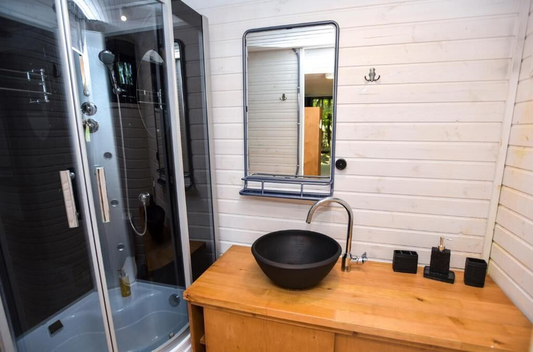 Bathroom 3, Chateau Vartsikhe, Bagdati