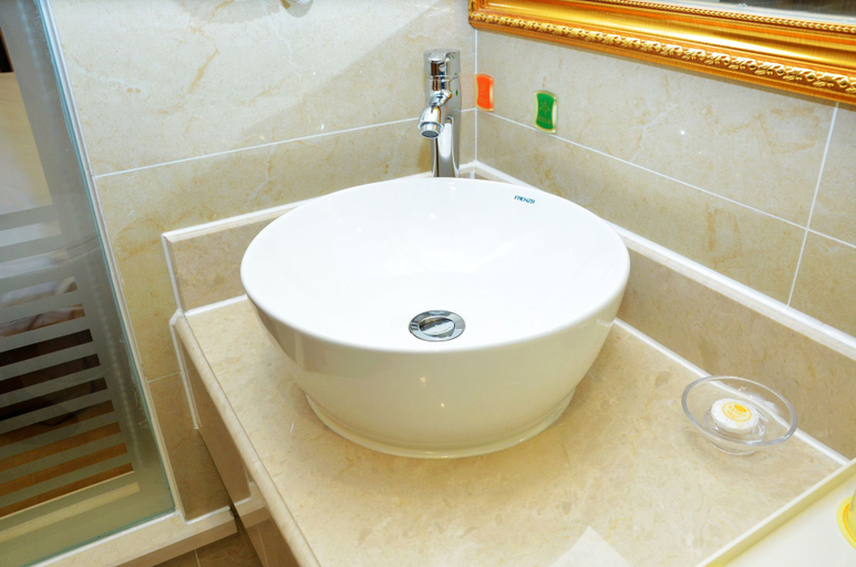 Bathroom 5, Vienna Hotel (Chengdu Chunxi Road Lijiatuo Metro Station), Chengdu