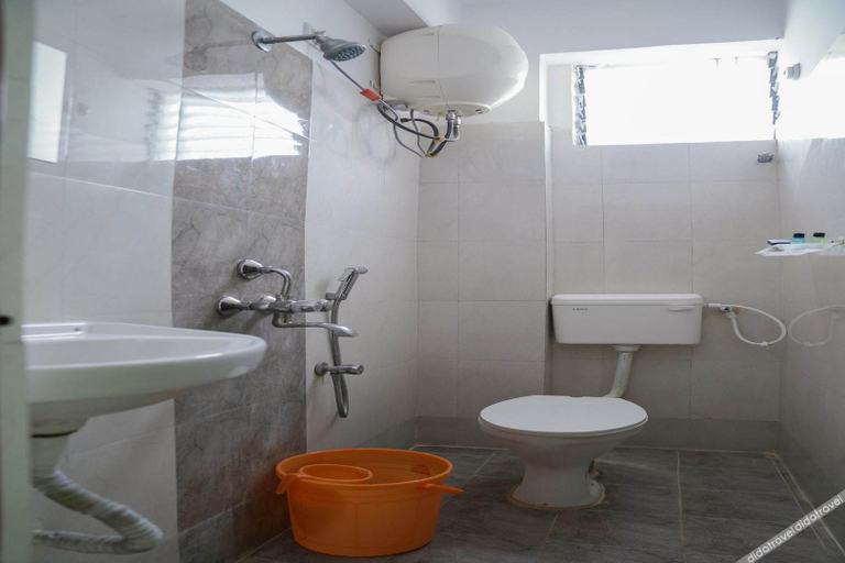 Bathroom, Hotel Yellow Bells, Hyderabad