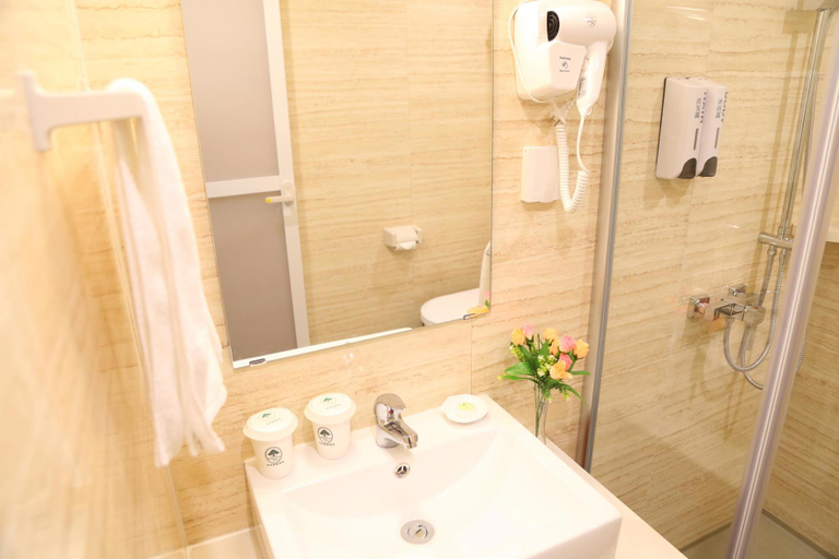 Bathroom 3, GreenTree Inn JiangSu DingShu Twon JieFang(E) Road Express Hotel, Wuxi
