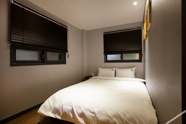 Bedroom 4, No. 25 Changwon Jinhae, Jinhae