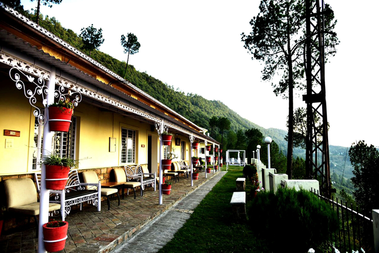 Exterior & Views