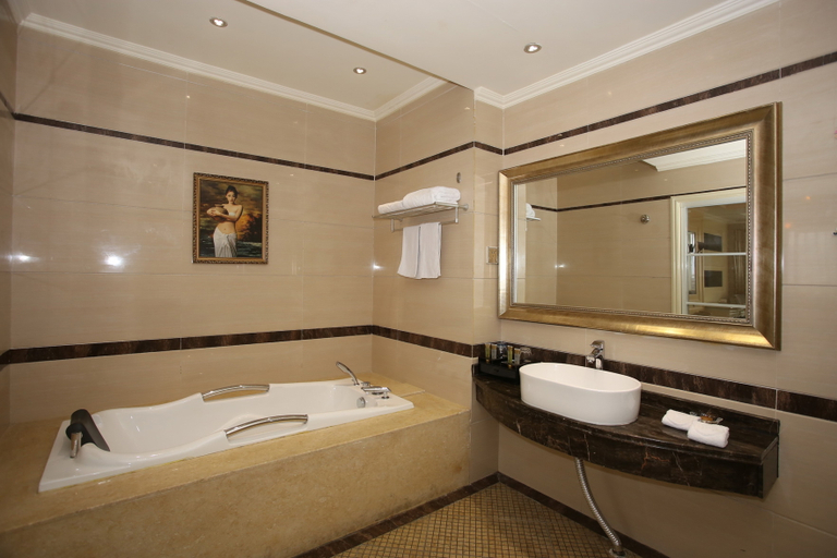 Bathroom 5, Meihe Hotel, Chengdu