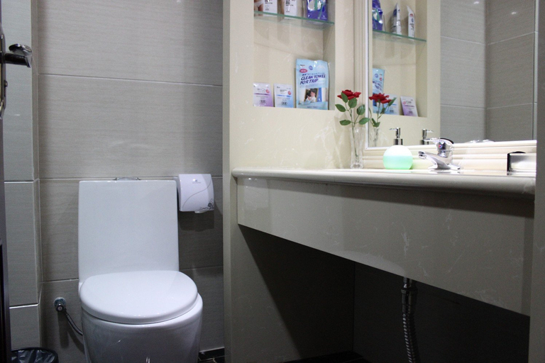 Bathroom 2, Lijing Hotel, Zhanjiang