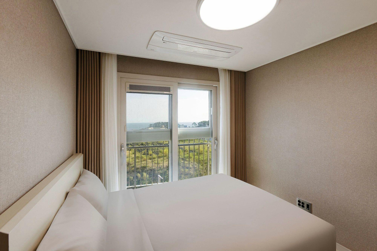 Bedroom 2, Newcz Osiria Residence, Gijang