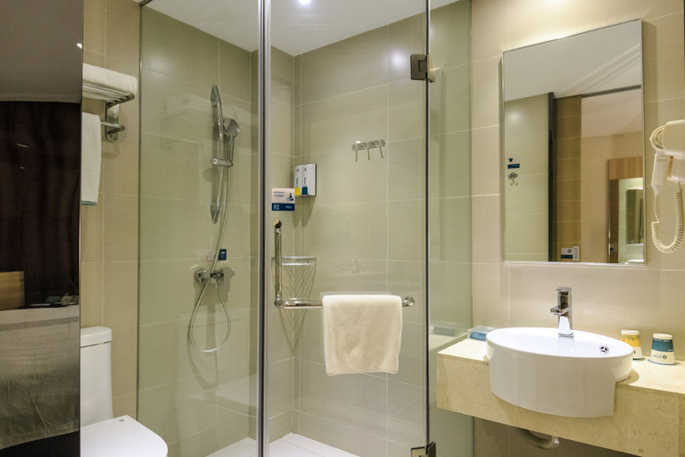 Bathroom 2, Fengman Hotel Xiangzhou Dream Night Club, Laibin