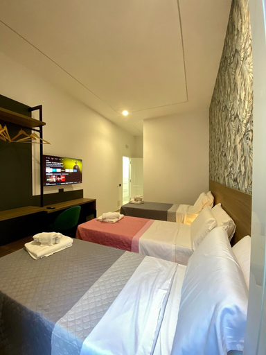 Room 4, A livella, Napoli