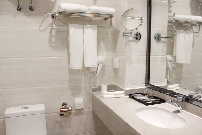 Bathroom 4, Bihai Yilin Holiday Hotel, Weihai