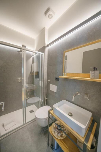 Bathroom 5, Cafune Rooms, Catania
