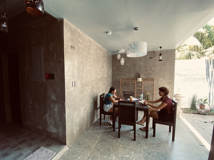 Food & Drinks, Hai Inn, Sibulan