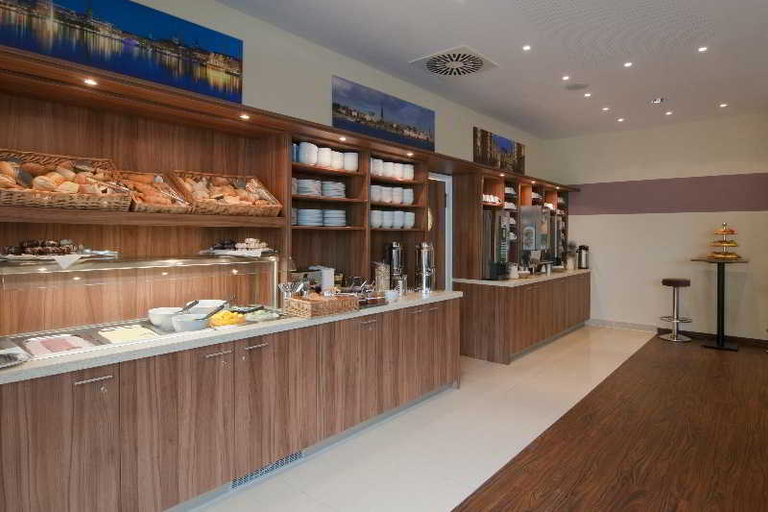 Food & Drinks, Premier Inn Duesseldorf City Centre hotel, Düsseldorf