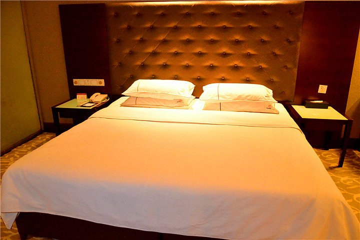 Bedroom 3, Long Yang International Hotel, Changde