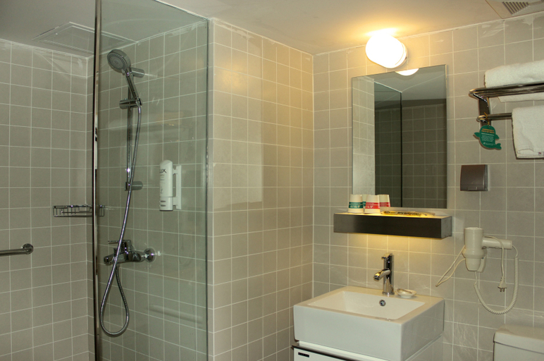Bathroom 3, Jinjiang Inn Select Shenyang North Station Huigong Plaza, Shenyang