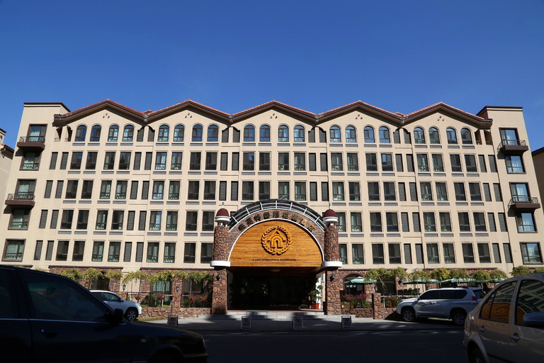 Exterior & Views