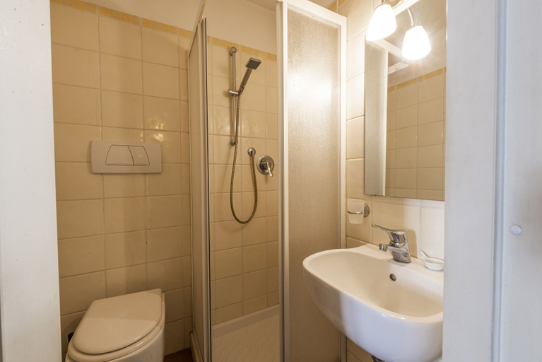 Bathroom, Casa Ghibellina by Mmega, Florence