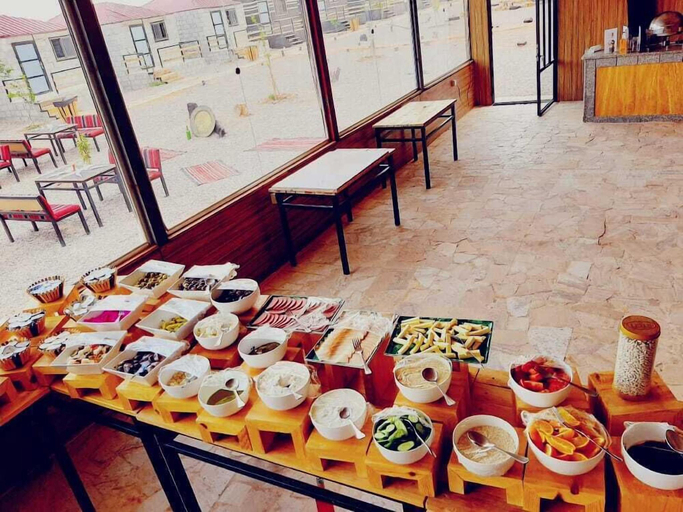 Food & Drinks 4, Sharah Luxury Camp, Quaira