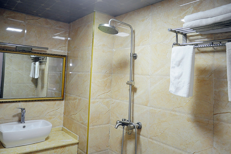 Bathroom, Liupanshui Shazhou Express Hotel, Liupanshui