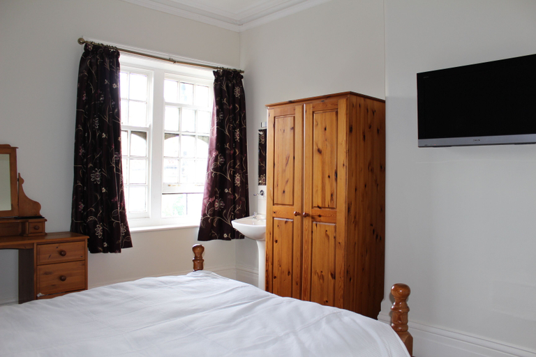 Bedroom 2, The Crabtree Inn, West Sussex