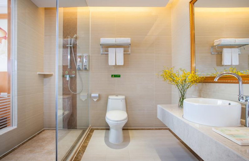 Bathroom, Vienna Hotel (Dongguan Keyuan Museum‑People's Park Branch), Dongguan