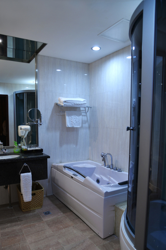 Bathroom 3, Ding Zhou International Hotel, Baoding