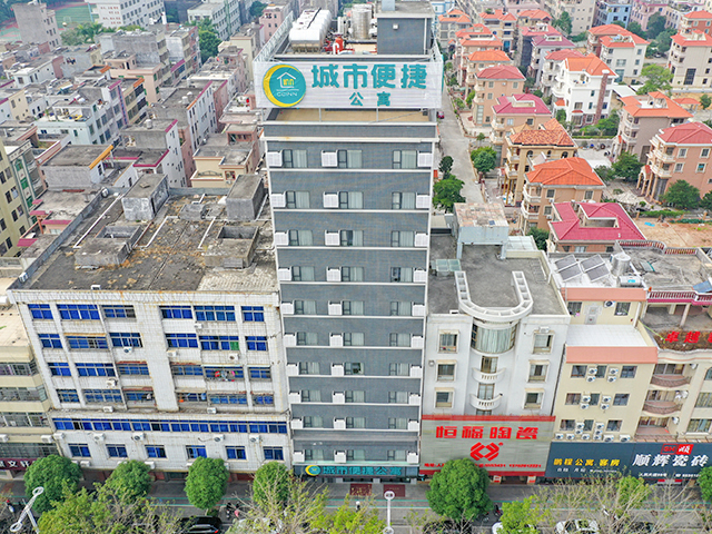 Exterior & Views