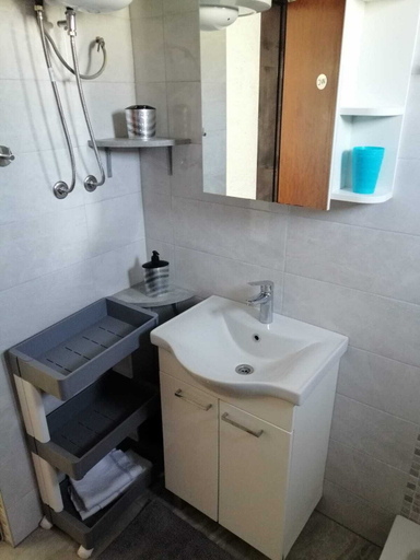 Bathroom 4, Apartments Sepcevic, Murter