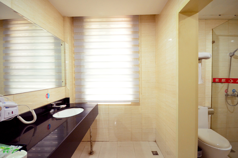 Bathroom 3, Golden Lion Hotel, Xiaogan