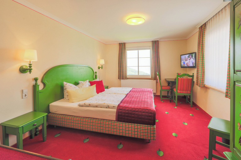 Bedroom 3, Hotel Grüner Baum, Ortenaukreis