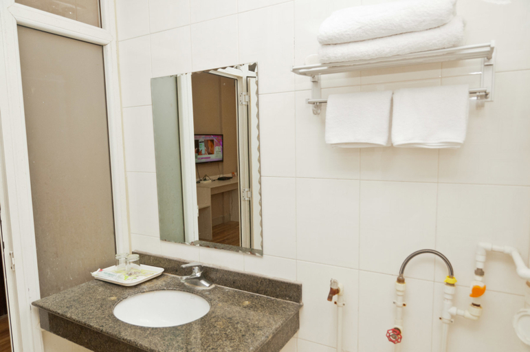 Bathroom, Ruida Hotel, Zibo
