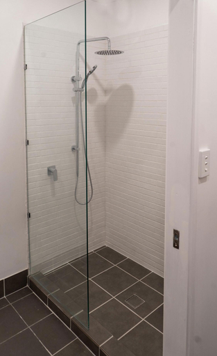 Bathroom 3, Palm Cove Studio Apartments, Cairns