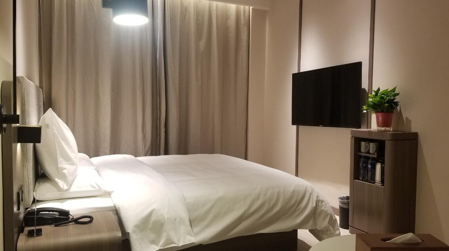 Bedroom 2, Hanting Hotel Baoji Fengxiang Yongxing Road, Baoji