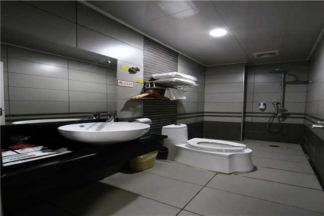 Bathroom, 365 Chain Hotel (Meizhou Jiangnan), Meizhou