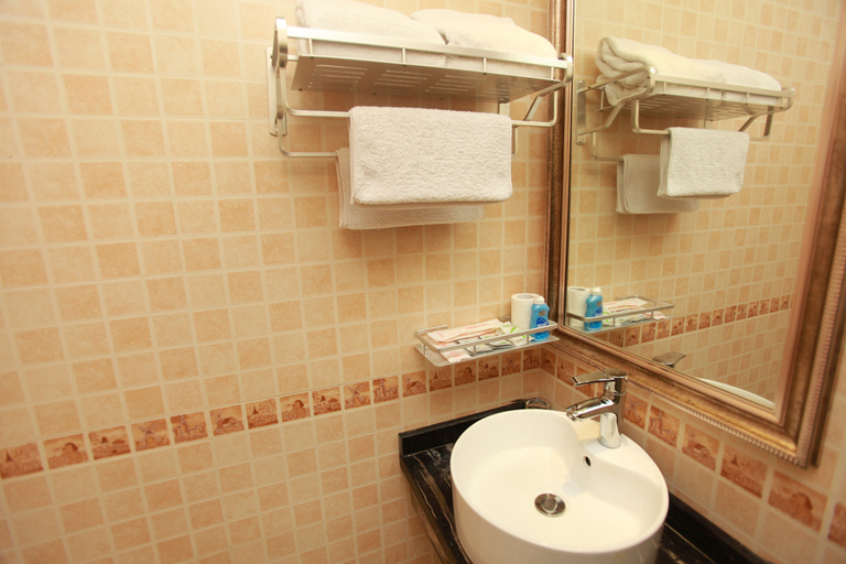 Bathroom 2, Yasiyi Hotel, Chengdu